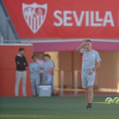 Mendilibar dirigió su primer entrenamiento en el Sevilla