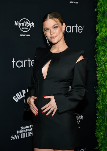 Nina Agdal durante la alfombra roja de los Sports Illustrated Swimsuit celebrada en el Hard Rock Hotel de Nueva York.