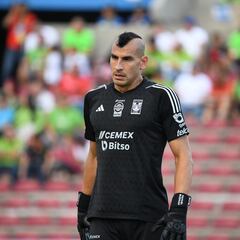 ¿Cuál sería la sanción para Nahuel Guzmán por usar un láser en el Clásico Regio?