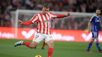 Christian Rivera durante un partido de LaLiga Hypermotion con el Sporting.