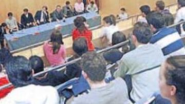 <b>GRAN ÉXITO. </b>El salón de actos de Caja Círculo de Valladolid se quedó pequeño para albergar un acto festivo y alegre..