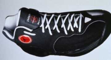 El mejor jugador de baloncesto de la historia tambi¨¦n es un icono comercial. Las m¨ªticas "Air Jordan" de Nike
