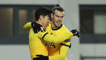 LINZ, AUSTRIA - DECEMBER 03: Son Heung-Min of Tottenham Hotspur celebrates with Gareth Bale after scoring their team&#039;s second goal during the UEFA Europa League Group J stage match between LASK and Tottenham Hotspur at Linzer Stadion on December 03, 