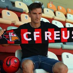 Tito renueva por una temporada y opción a una más