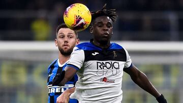 Inter tiene en sus planes juntar a Duván Zapata con Giroud