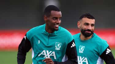 Soccer Football - UEFA Champions League - Liverpool MD-1 Press Conferences & Training - AXA Training Centre, Liverpool, Britain - September 16, 2025 Liverpool's Mohamed Salah and Alexander Isak during training Action Images via Reuters/Craig Brough