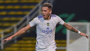ROSARIO, ARGENTINA - SEPTEMBER 04: Luis Vázquez of Boca Juniors celebrates after scoring his team's first goal during a match between Rosario Central and Boca Juniors as part of Torneo Liga Profesional 2021 at Estadio Gigante de Arroyito on September 4, 2021 in Rosario, Argentina. (Photo by Luciano Bisbal/Getty Images)