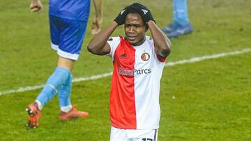 Luis Sinisterra durante un partido con Feyenoord.