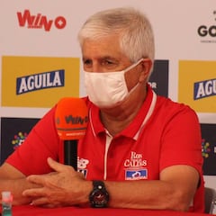 Julio Comesaña "Estoy pensando en la Superliga y la Libertadores"