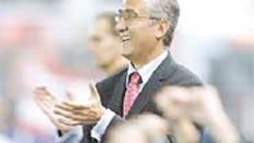 <b>SATISFECHO.</b> El técnico rojiblanco acabó muy contento del gran partido de su equipo ante el Betis.