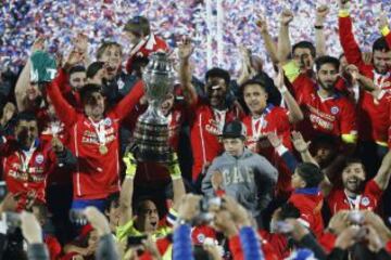 Chile obtuvo su primera Copa América tras 99 años de competición. De los países Conmebol, sólo Ecuador y Venezuela no han levantado el trofeo.
