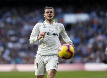 Following Cristiano Ronaldo's departure, Real Madrid placed their faith in Gareth Bale as their franchise player. However, time is proving that decision to be a mistake: Bale continues to be dogged by injury and, when he is fit, alternates the odd fine sh