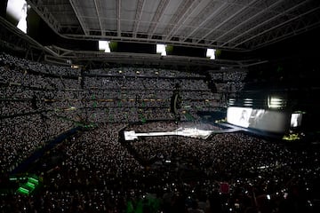 Vista general del estadio del Real Madrid lleno hasta la bandera para disfrutar del concierto de la cantante de Pensilvania.