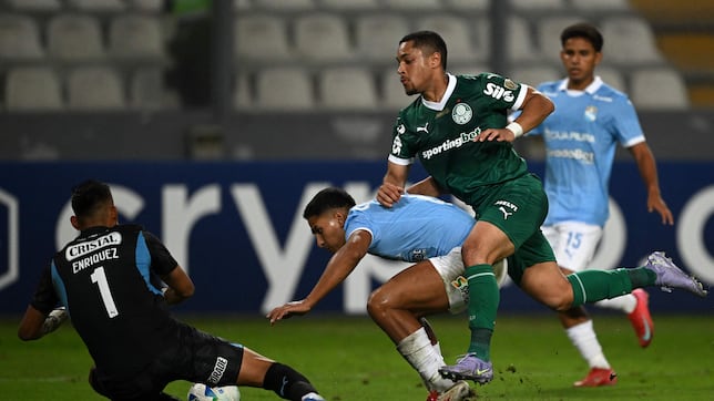 Vitor Roque desespera