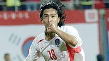 <b>DE HÉROE A VILLANO.</b> El surcoreano ha pasado a ser poco menos que un 'apestado' en Italia, donde no volverá a jugar en el Perugia.