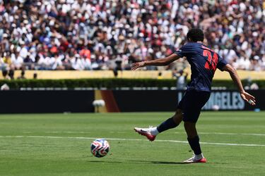 Vuelve a castigar el campeón de Europa. Jugada embarullada en el área rojiblanca, con la pasividad defensiva del Atlético de Madrid, la cual aprovechó Mayulu cazando un balón suelto, sacándose un poderoso disparo para batir a Oblak.