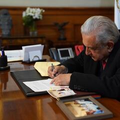 AMLO cumple sanción del Tribunal Electoral, “si no lo hago arrestan a Jesús”