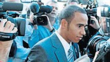 <b>NO DIJO NADA. </b>Lewis Hamilton no tuvo que responder a ninguna pregunta en la vista de París.