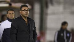 Argentina&#039;s Huracan coach Antonio Mohamed is pictured during the Copa Libertadores group B football match against Ecuador&#039;s Emelec at Tomas Duco stadium in Buenos Aires, Argentina, on April 23, 2019. (Photo by JUAN MABROMATA / AFP)