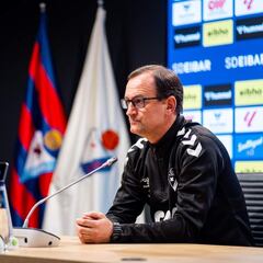 Etxeberria: “Ojalá gane el Athletic, pero estoy centrado en el Tenerife”