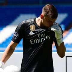 Lunin, en su presentación con el Madrid: "Aprendía de Casillas"