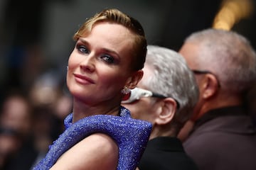 Diane Kruger posa en la alfombra roja antes de presentar la película francesa Les linceuls.