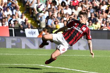 En septiembre de 2014 Torres llegó al AC Milan donde jugó tan sólo 10 partidos y marcó 1 gol. 