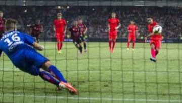 Xavi marc&oacute; el gol del Barcelona contra el Niza.