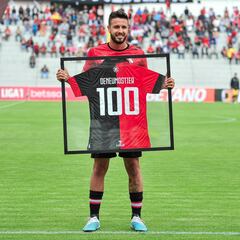 Deneumostier llega a los 100 partidos