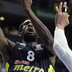 Udoh (Fenerbahce), rival del Baskonia, MVP del mes de abril