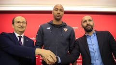 N'Zonzi renueva con el Sevilla: "Estoy muy contento aquí"