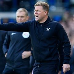 Eddie Howe shoved by Leeds United fan on the touchline