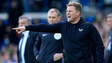 Eddie Howe shoved by furious Leeds United fan