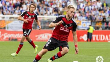 Sergio Santos va mostrando cosas nuevas cuando tiene minutos. Ante el Zaragoza, Etxeberria le dio los últimos 13 y apunto estuvo de marcar en una acción personal en la que tiró un caño a Gabriel Fuentes y después quebró a Jaume Grau. Su remate final (con la zurda) se estrelló en el palo