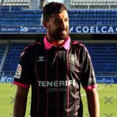 El Tenerife lucirá la equipación solidaria en Gijón