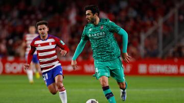 Iborra, of Levante UD and Melendo, of Granada CF during the La Liga Smartbank match between Granada CF and Levante at Nuevo Los Carmenes Stadium on November 3, 2022 in Granada, Spain.
(Photo by Álex Cámara/NurPhoto via Getty Images)
