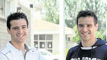 <b>SATISFECHOS. </b>Javier y Miguel Flaño renovaron con Osasuna.