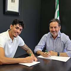 El Córdoba sigue ‘on fire’: renueva a Álex López y ficha a Mariano Carmona