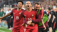 . Marseille (France), 30/06/2016.- Portugal&#039;s players Ricardo Quaresma (C), Eliseu (L) and Eduardo (R) celebrate after winning the shoot-out during the UEFA EURO 2016 quarter final match between Poland and Portugal at Stade Velodrome in Marseille, France, 30 June 2016.
 
 (RESTRICTIONS APPLY: For editorial news reporting purposes only. Not used for commercial or marketing purposes without prior written approval of UEFA. Images must appear as still images and must not emulate match action video footage. Photographs published in online publications (whether via the Internet or otherwise) shall have an interval of at least 20 seconds between the posting.) (Polonia, Marsella, Francia) EFE/EPA/BARTLOMIEJ ZBOROWSKI POLAND OUT EDITORIAL USE ONLY