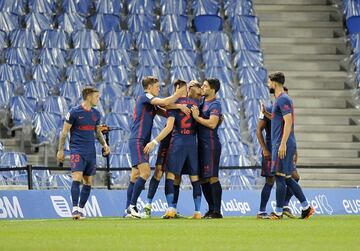 Los jugadores del Atlético de Madrid  celebrando el gol 0-1 de Hermoso 