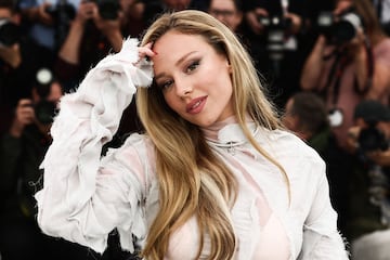 Ester Expósito durante la alfombra roja del Festival de Cannes 2023.