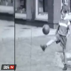 El vídeo desconocido de Cruyff cuando era niño: pura clase