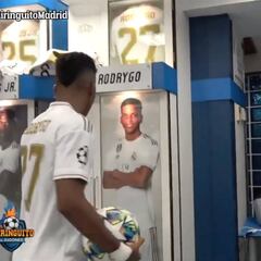 Unos se van antes de tiempo y otros hacen esto: el detallazo de Vinicius con Rodrygo