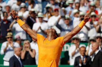 Nadal celebrando el triunfo en Montecarlo. 