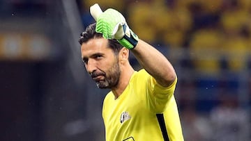 Gianluigi Buffon, anoche en el homenaje a Pirlo.