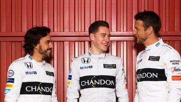 Alonso, Vandoorne y Button.