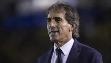 Jorge Guillermo Almada head coach of Pachuca during the Quarter-Final second leg match between Pachuca and America as part of the Liga BBVA MX, Torneo Clausura 2025 at Ciudad de los Deportes Stadium on May 10, 2025 in Mexico City, Mexico.