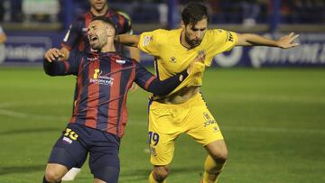 La afición del Extremadura estalla contra el funcionamiento del VAR