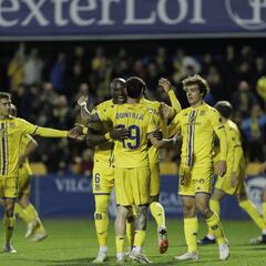 Jacobo, Addai y Castro le dan la primera victoria al Alcorcón en casa