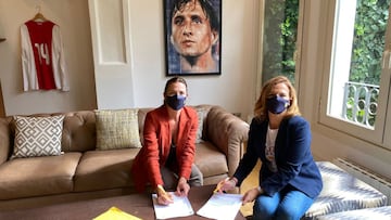 Firma del convenio entre la Fundaci&oacute;n Cruyff y la Fundaci&oacute;n Deportiva Municipal. 